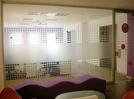 14-decoracion sobre vidrio con vinilo esmerilado